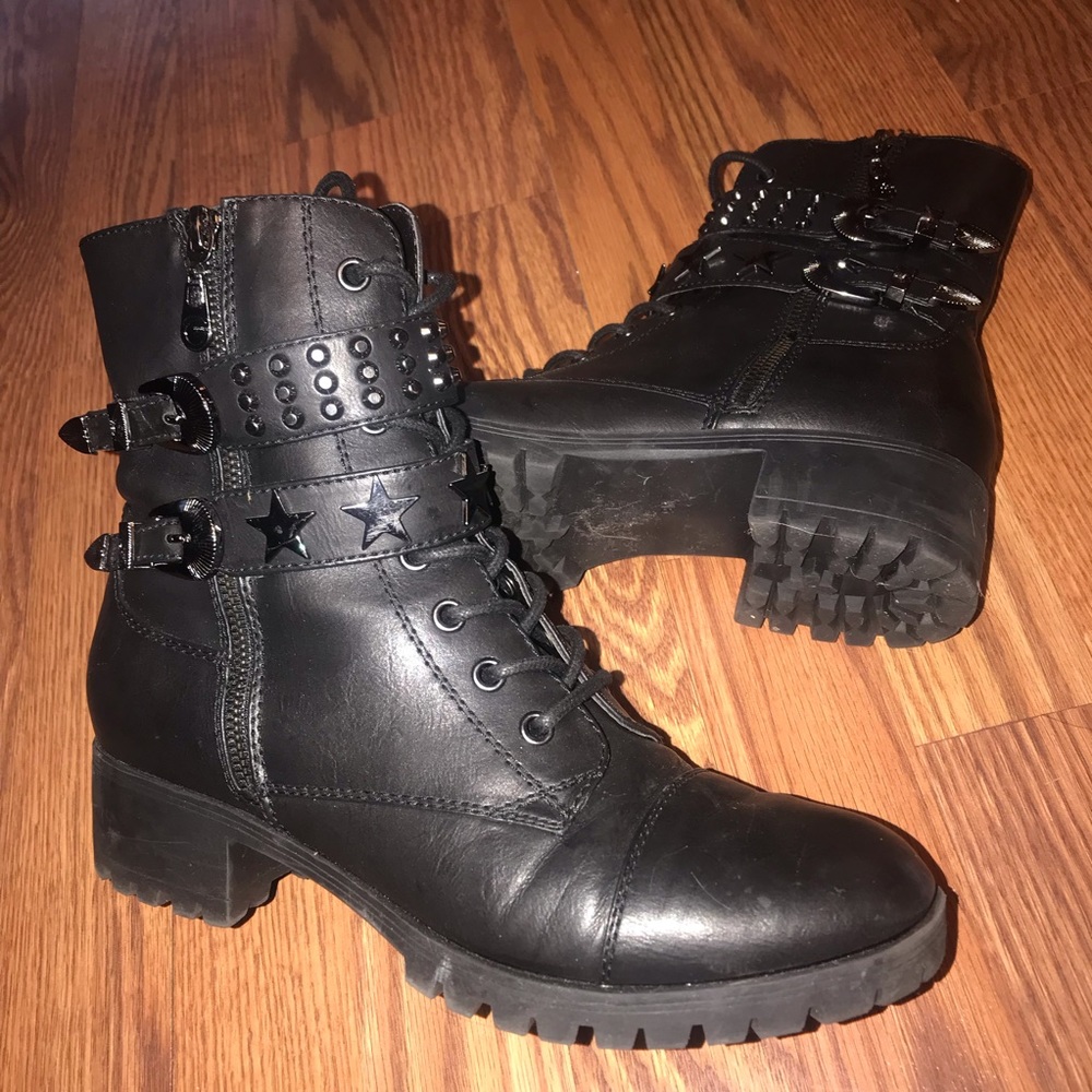 G by Guess star buckle combat boot sz 9